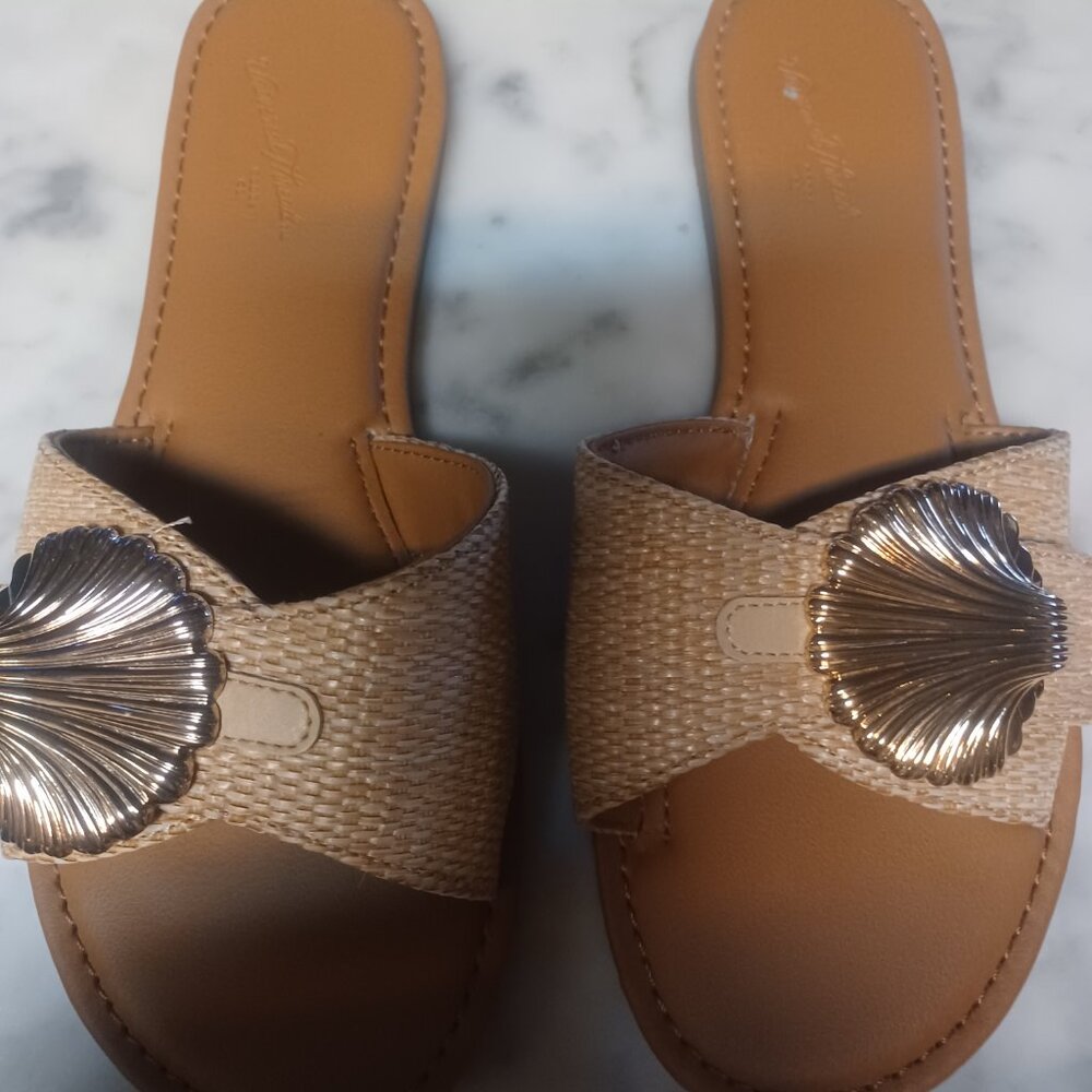 Universal Threads Women's Slide-On Shoes SZ 6 Light Tan - Picture 1 of 6